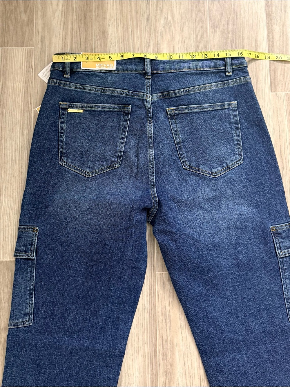 Michael Kors Straight Cropped High Rise Cargo Jeans - Selma - Picture 3 of 11